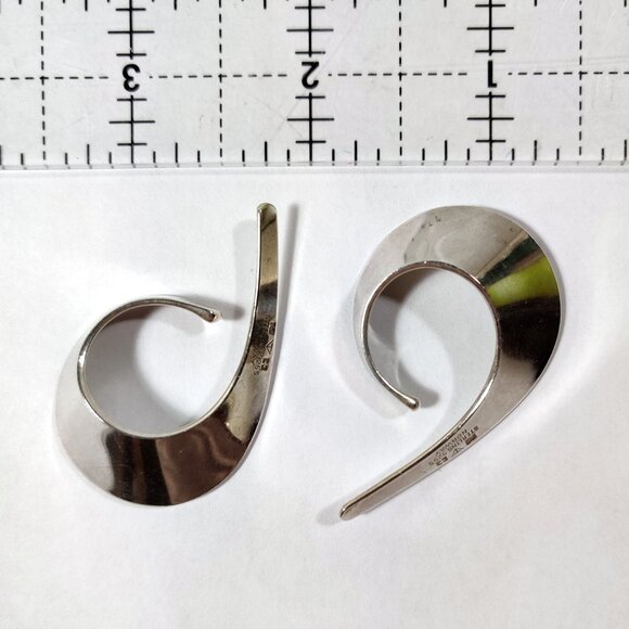 Documented TONE VIGELAND Norwegian Sterling Silver Iconic Sling Slynge Earrings - Picture 7 of 9